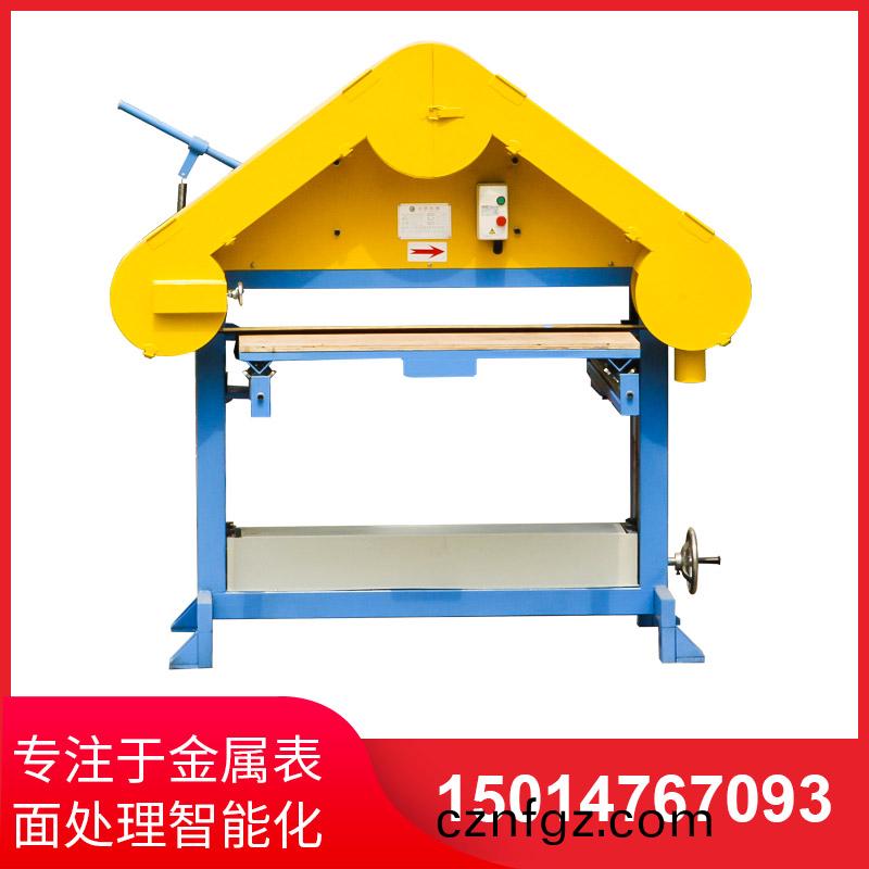 三(san)角(jiao)檯(tai)拉(la)絲機