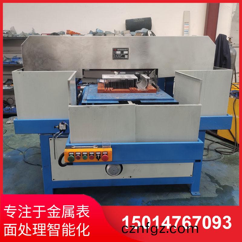 鋁(lv)材(cai)直(zhi)紋拉(la)絲機(ji)生(sheng)産(chan)供(gong)應(ying)